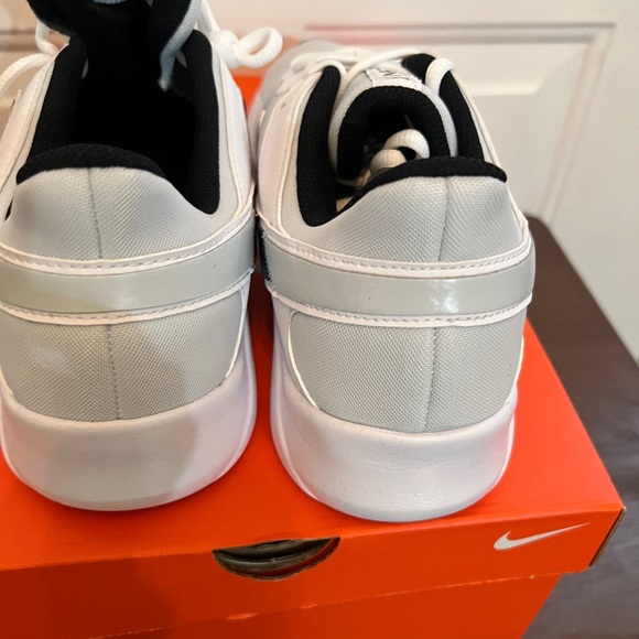 Nike Legend Essential 2
Men's Workout Shoes - Picture 5 of 6